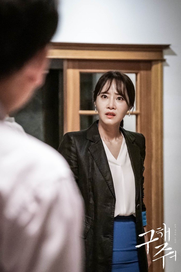 DKdHgCSU8AAmI1b.jpg:large