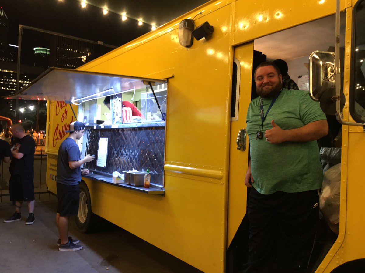 LWmidtown's tweet photo. @crispyorgrilled at Little Woodrow's. #FoodTruck #SaturdayNight https://t.co/YAIQR26dw1