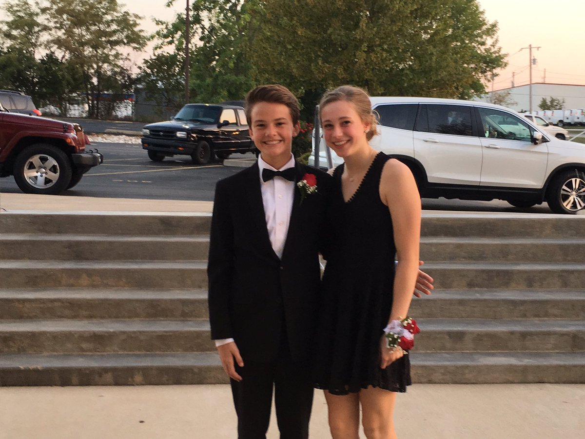 JEatonPrincipal's tweet photo. More #sdhshomecoming2017 https://t.co/LWtszxBfFm