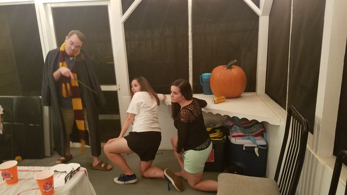 beachmaster3's tweet photo. @jk_rowling this is the result of an intense round of harry potter trivia #bendtheknee #GoT #HarryPotter #chaseistheharrypotterking https://t.co/lbmyVUpAsn