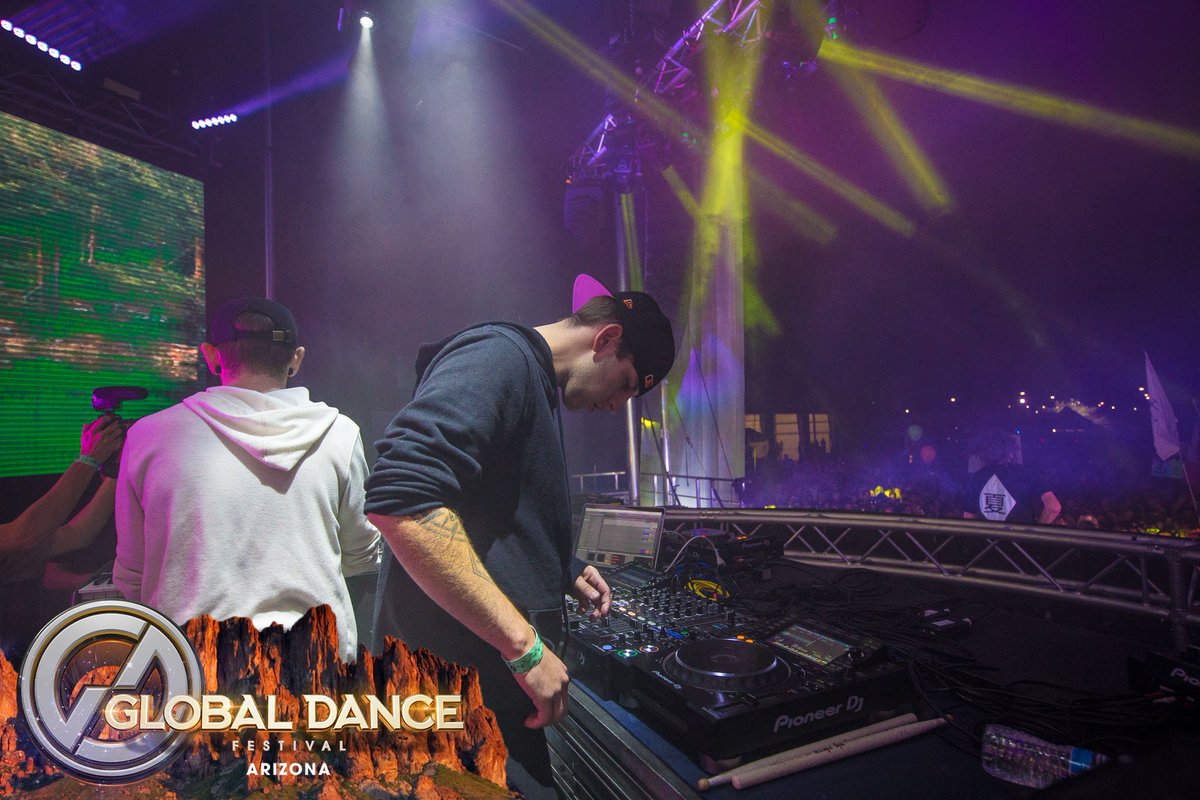 AZGlobalDance's tweet photo. Awake reunion as @SaidTheSky brought out special guest @ILLENIUMMUSIC at #GDFAZ π₯ #LETSGOGLOBAL https://t.co/CgyQZHYhCt