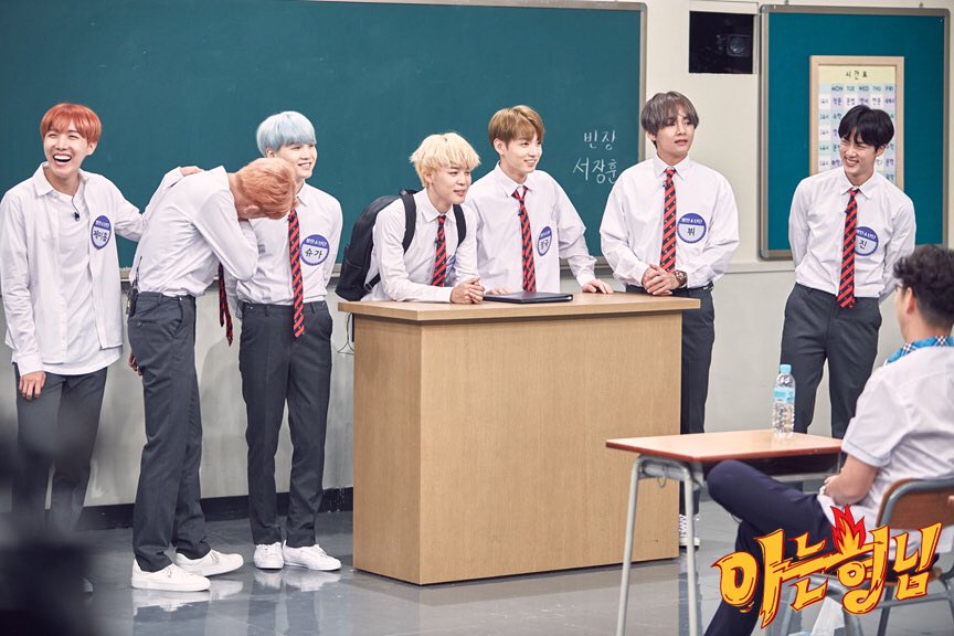 Bts выпуск. Всеведущие братья BTS. Knowing brothers BTS. Шоу всеведущие братья. Всезнающие братья БТС.