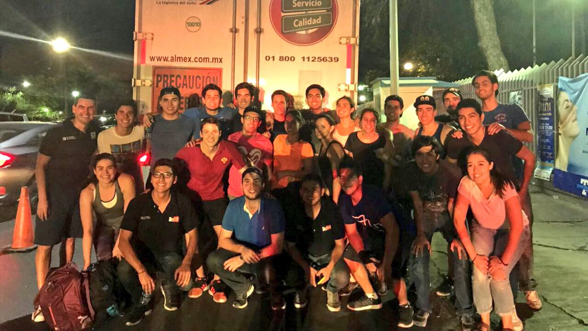 BorregosMty's tweet image. Gracias #BorregosMty por apoyar intensamente en el centro de acopio. Estamos seguros su ayuda llegará a cientos de personas. #FuerzaMéxico