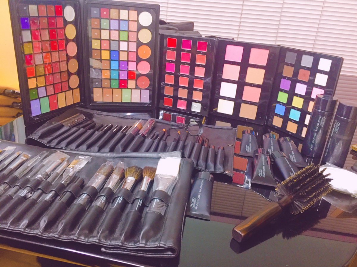 小井手ファッションビューティ専門学校