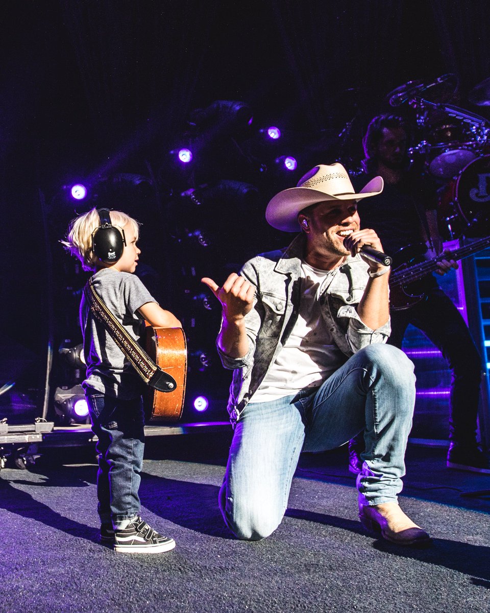 dustinlynch's tweet photo. Small Town Boy like me #CurrentMood https://t.co/yeU3q0CNLX