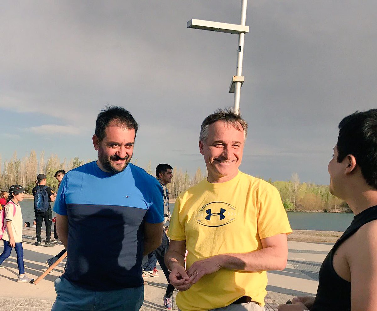 PRO_Dip_Neuquen's tweet photo. Hoy acompañé a #DavidSchlereth en el Paseo de la Costa #Neuquén #CambiemosEsDavid #DamiánCanuto https://t.co/JOelp6uhkd