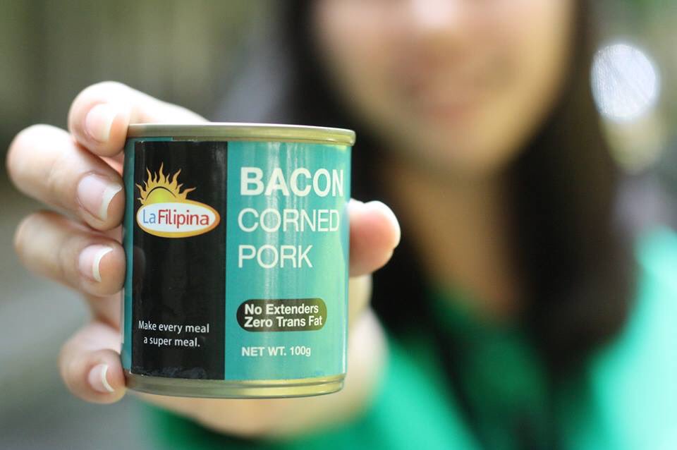 DLSU_LAMB's tweet photo. Lasallians choose to #PowerUpWithLaFilipina! With its easy-open cans, you can enjoy juicy and tasty corned pork anytime on the go!
#LPEP2K17 https://t.co/PeJkBZDgTw
