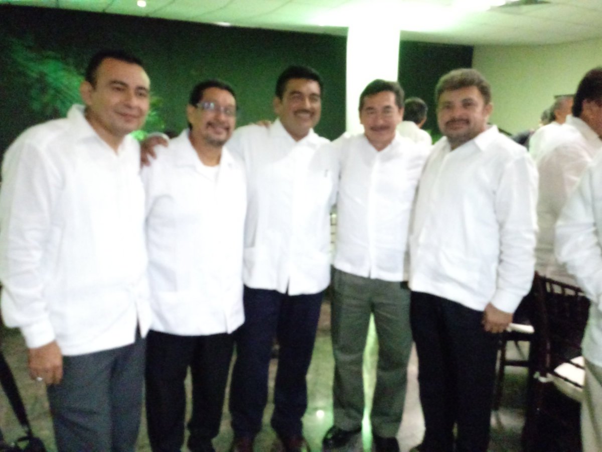 omaralpuche's tweet photo. #ColegioDeMaestrosEnAdministraciónDePolíticasPúblicasDelSureste #QuintanaRoo integrante del #ComiteDirectivo del #COMAPP @CarlosJoaquin https://t.co/yfXrHKjN2k