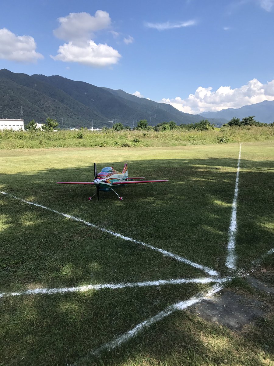 2rollX's tweet image. 今日は当クラブの年内最後の飛行場整備😅💦昼食はBBQ😋
キレイになった滑走路に白線も引いてフライト😄
山梨の検定会に出るかP-19の練習始めるか思案中😐❓❗️