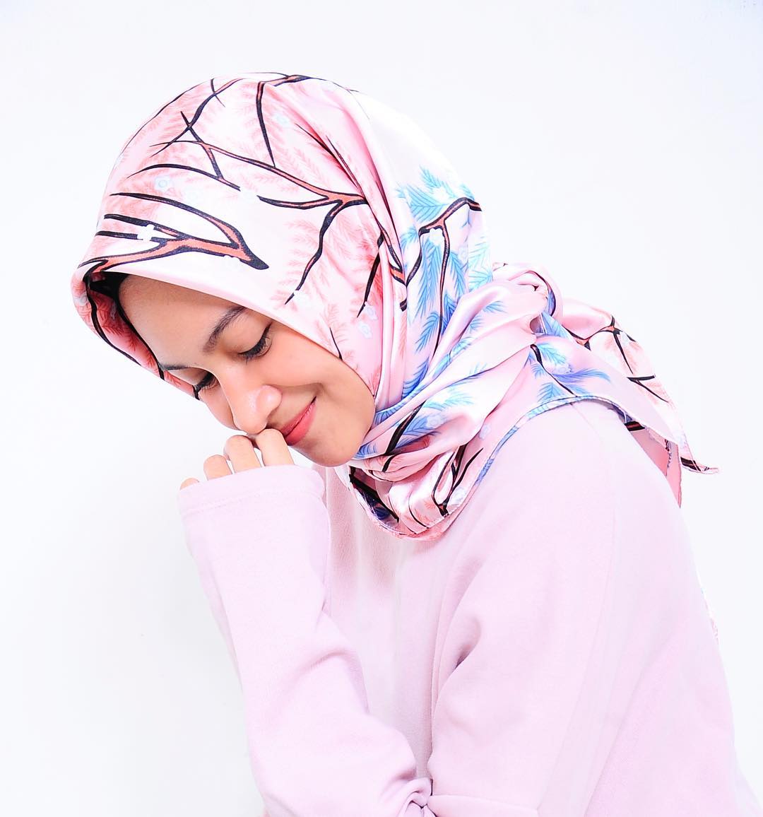 Ersha Rizki. FMIPA'16 #UICantik