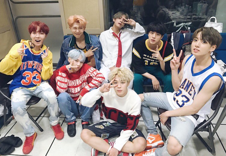 ArabRM_twt's tweet photo. @bts_bighit تحديث حساب بانقتان الرسمي : https://t.co/HjbwLD00WU