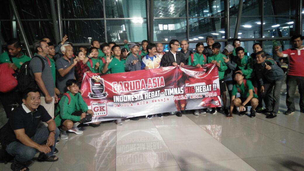 TIMNAS U 16 Lolos Prakwalifikasi Kejuaraan ASIA .2017 tiba di Bandara Suta.