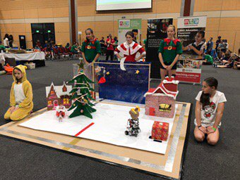 Robomum's tweet photo. It's a Christmassy feeling @UQ_EAIT #rcja https://t.co/FdW8LBFjHl