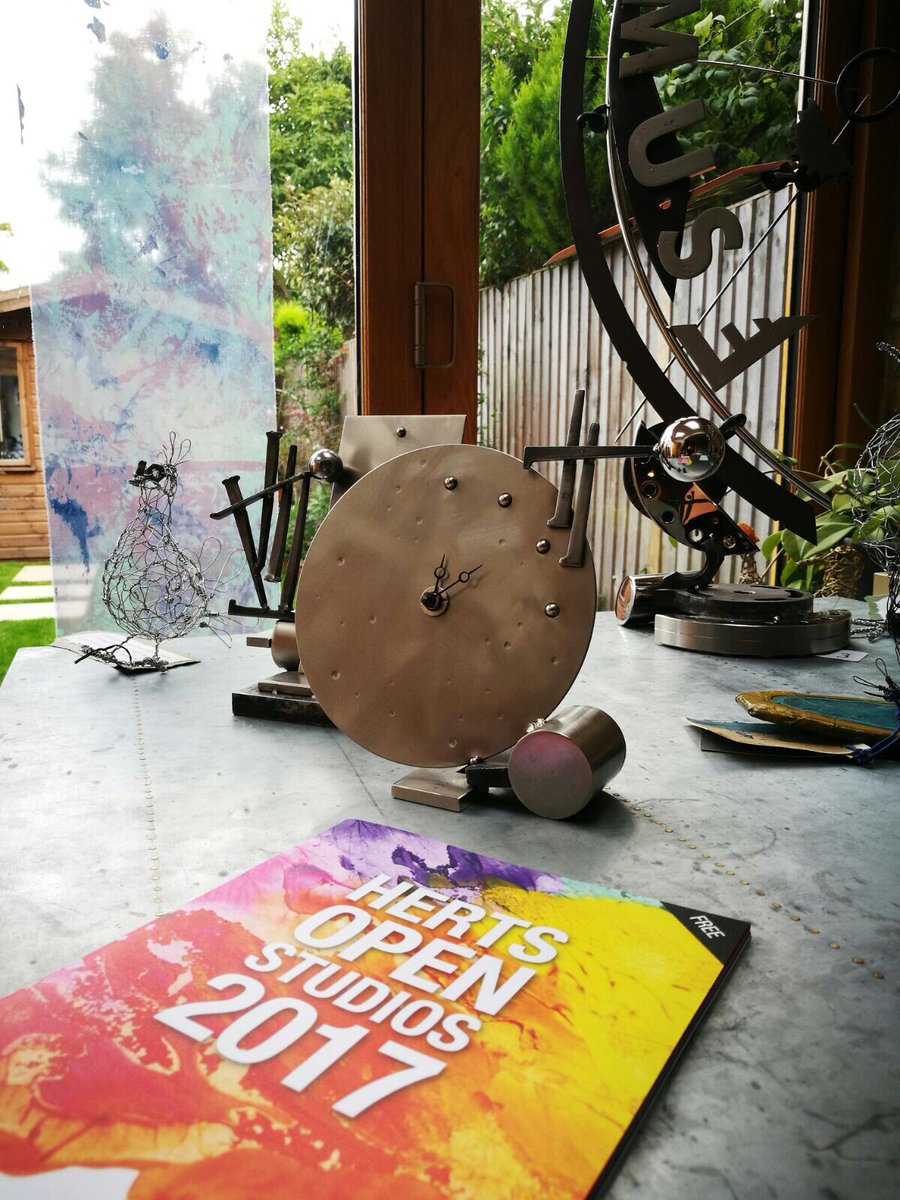 themessystudio's tweet photo. My birds are ecstatic to be visiting @sculptedmetal @HVAF open today 12-4pm! #HVAF https://t.co/RNosfQzWAr