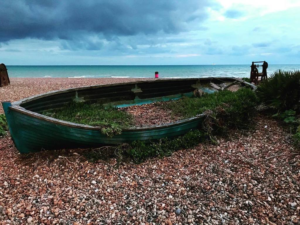 michalkotoc's tweet photo. #boat #lodka #lod #beach #plaz #sea #more #sky #obloha #coulds #cloud #obraky #mraky #evening #vecer #brighton #br… https://t.co/WVWbNe3gdl https://t.co/y4YhVan1tr