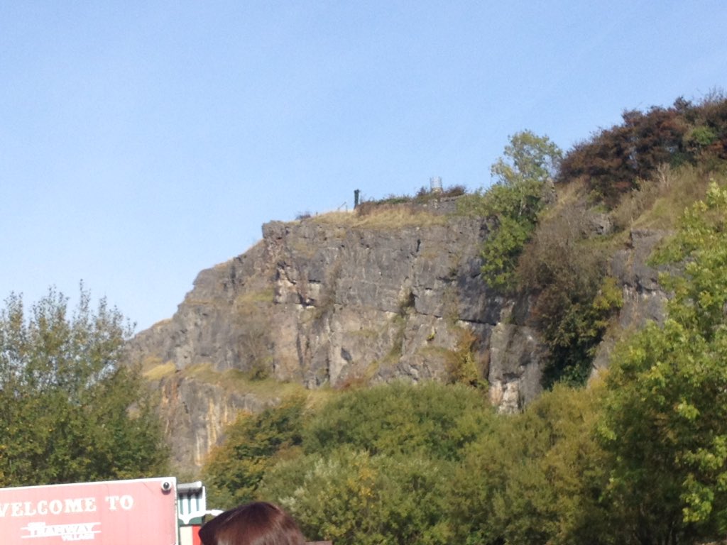Omg look at this mountain😵😵😵
