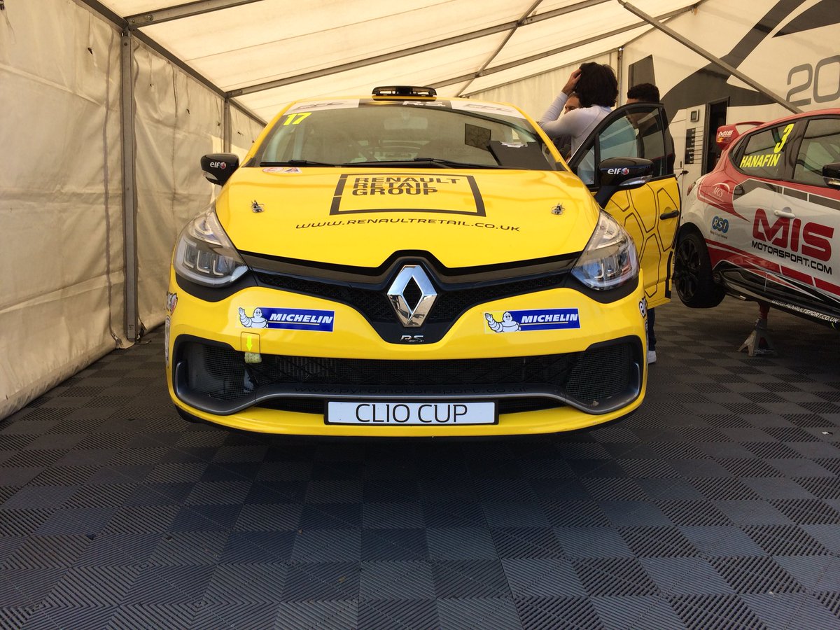 Round 3 of the @UKClioCupJnr <a href="/Brands_Hatch/">Brands Hatch</a> good luck <a href="/MaxMarzorati/">Max Marzorati</a> <a href="/PyroMotorsport/">Pyro Motorsport</a> <a href="/20TenRacing/">20Ten Racing</a> let’s go racing! #ClioCup #Renault #Racing