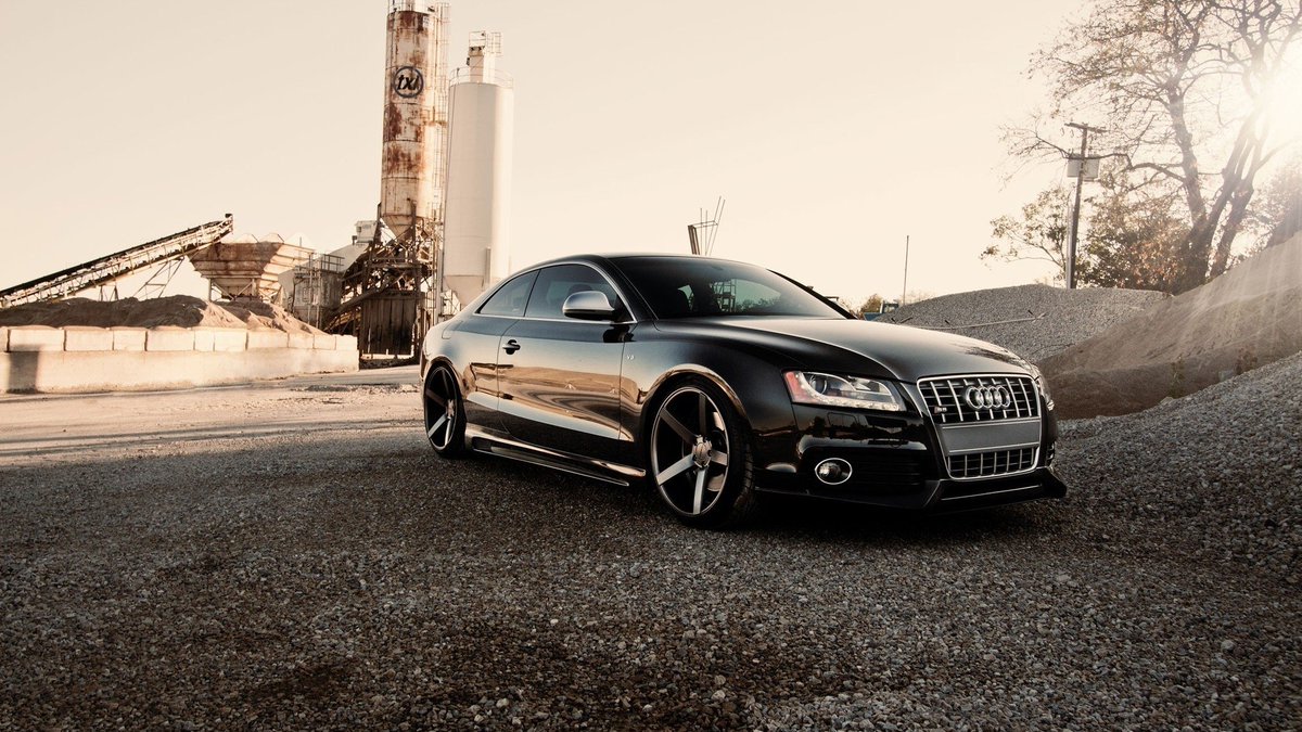 Jindau2's tweet photo. #Audi ( For Mr.Sood Only ) https://t.co/CxOYxYQL6T