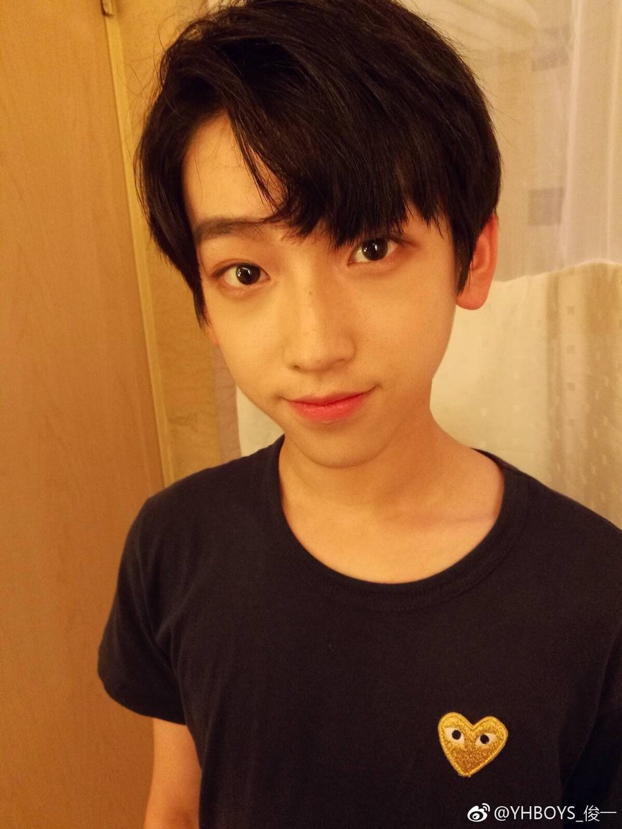 JunyiYHBoys's tweet photo. I heard someone wanted to see me 🙊so here I am.
Happy weekend to everyone. Oh, remember to finish your work with all seriousness.
#YHBOYS https://t.co/R5fu2IUTMS