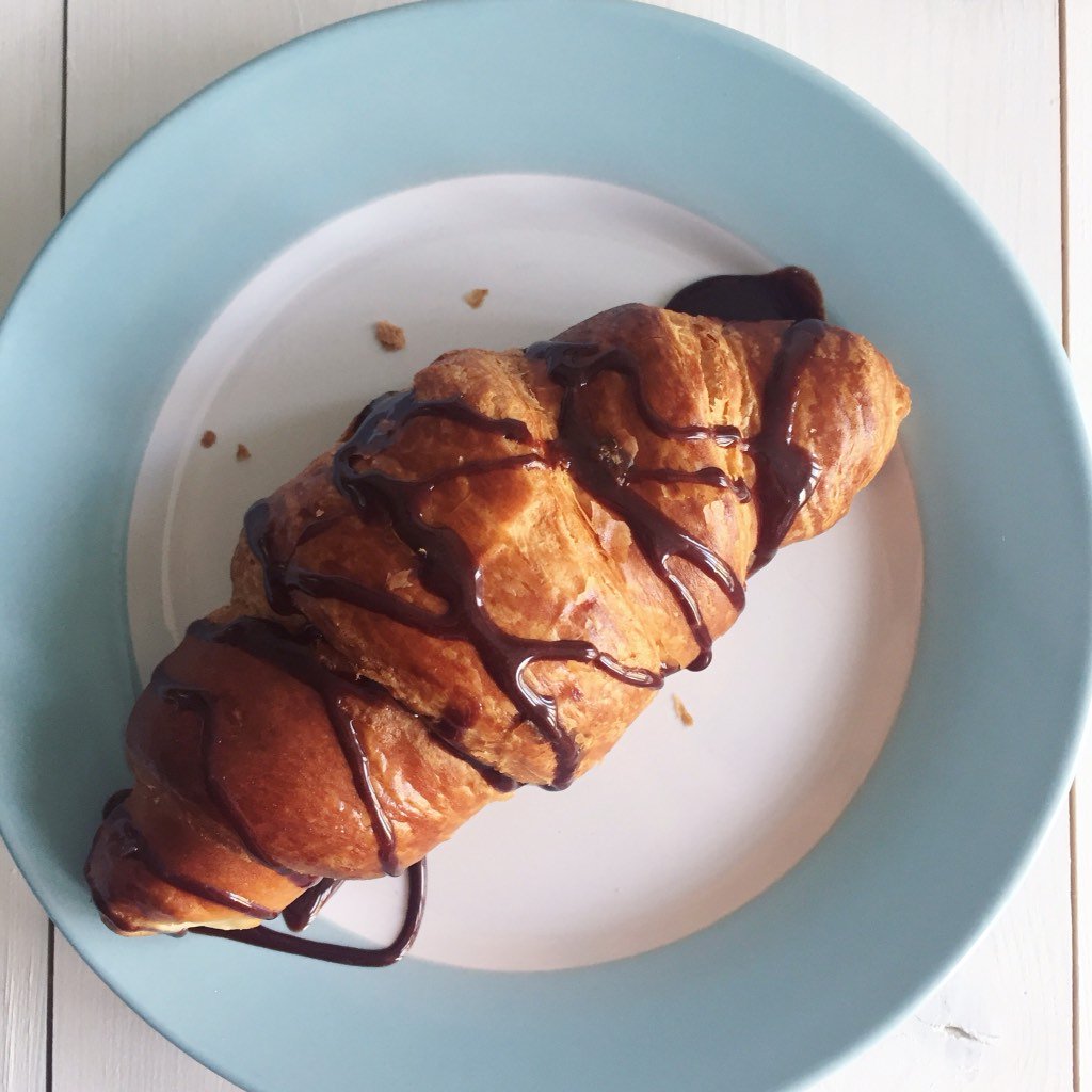 GoodFoodBee's tweet image. Croissant drizzled with our new raw chocolate honey 😍 #breakfast #tastegoodvibes