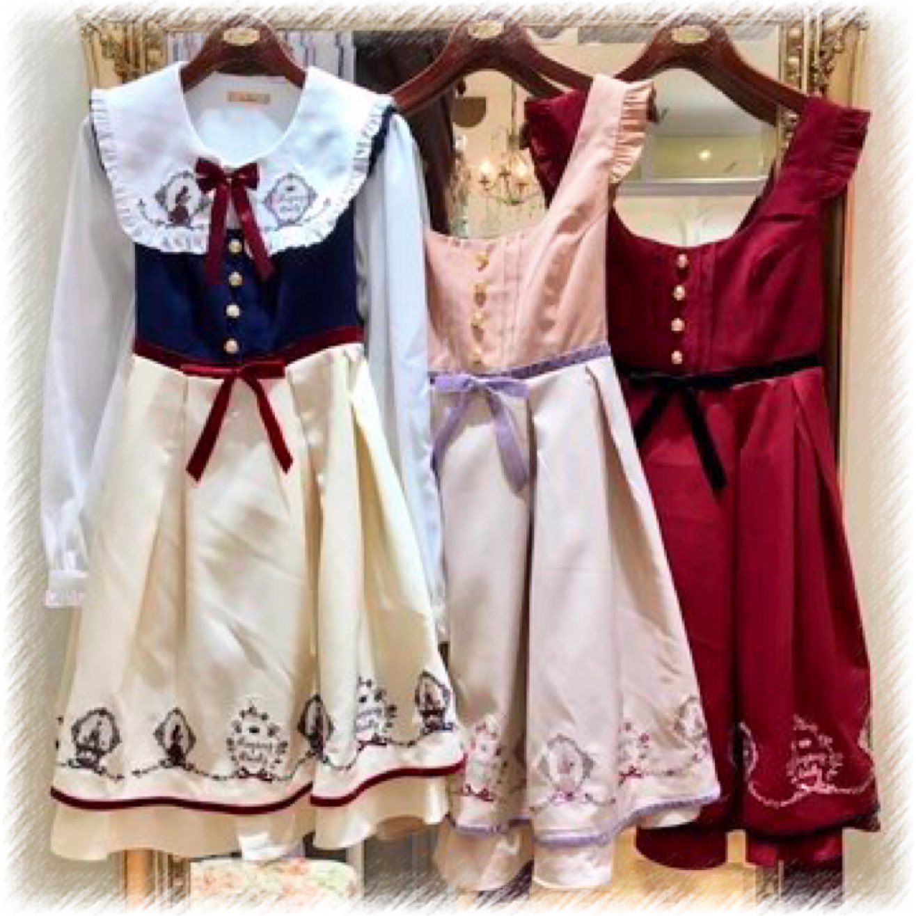 輝く高品質な Amavel アマベル 眠れる森の美女刺繍 ジャンスカ