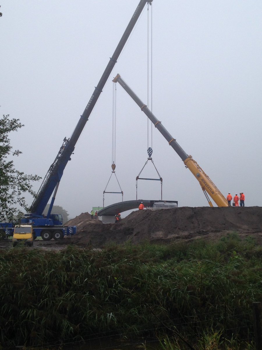Afgelopen woensdag getuige van de plaatsing van de eerste #3D #geprinte #fietsbrug #Gemert