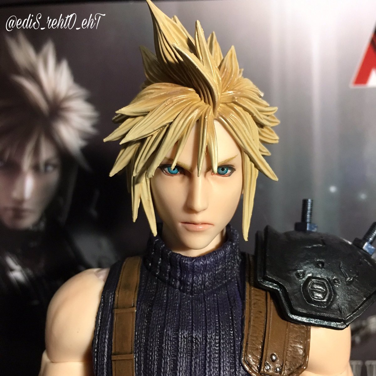PLAY ARTS改 クラウド・ストライフ LIMITED COLOR Ver.