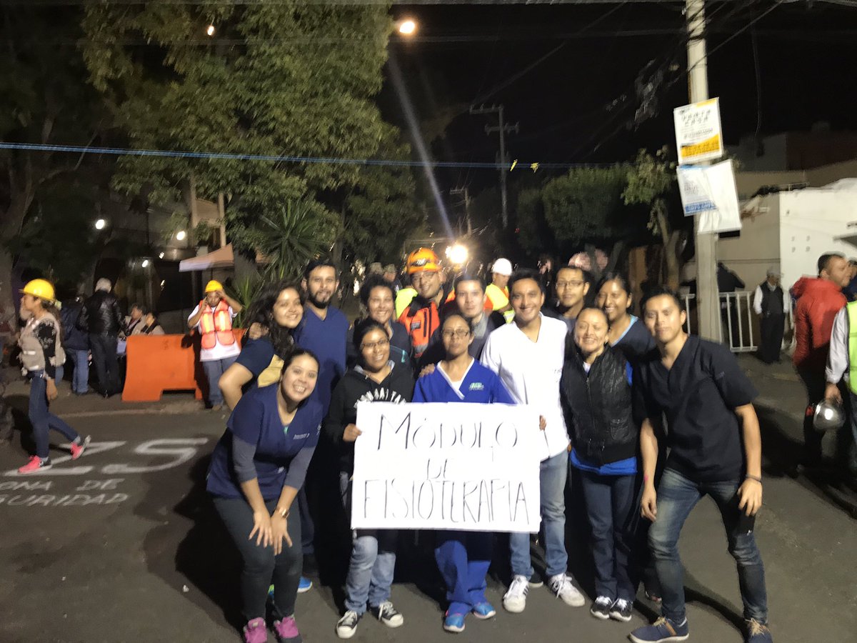 titi_ingrid's tweet photo. Los fisioterapeutas estuvimos en lindavista @AztecaFans_ https://t.co/ZRPooN8ASA