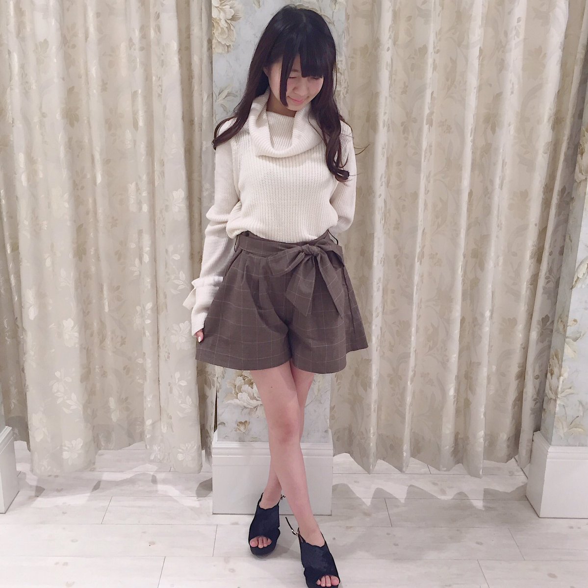 Evelyn Pa Twitter Evelyn 天神コア 再入荷アイテムのご紹介 オフタートルのニットとブラウンのショート パンツ はこれからの時期にぴったりの秋らし いコーデです 人気のグレンチェックのショートパンツは 全色ご用意しております 秋のデートコーデに Evelyn Pa Twitter Evelyn 天神コア 再入荷アイテムのご紹介 オフタートルのニットとブラウンのショート パンツ はこれからの時期にぴったりの秋らし いコーデです 人気のグレンチェックのショートパンツは 全色ご用意しております 秋のデートコーデに