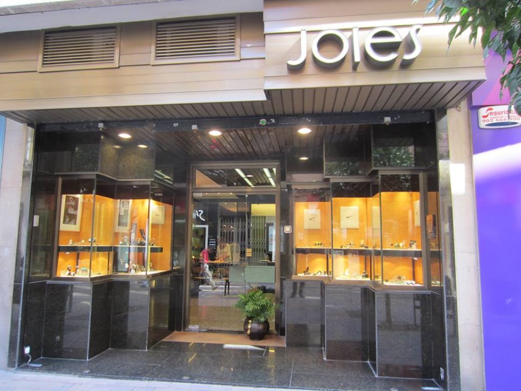 Deixa la teva valoració d'aquest establiment de Tarragona, JOIES, entrant a: