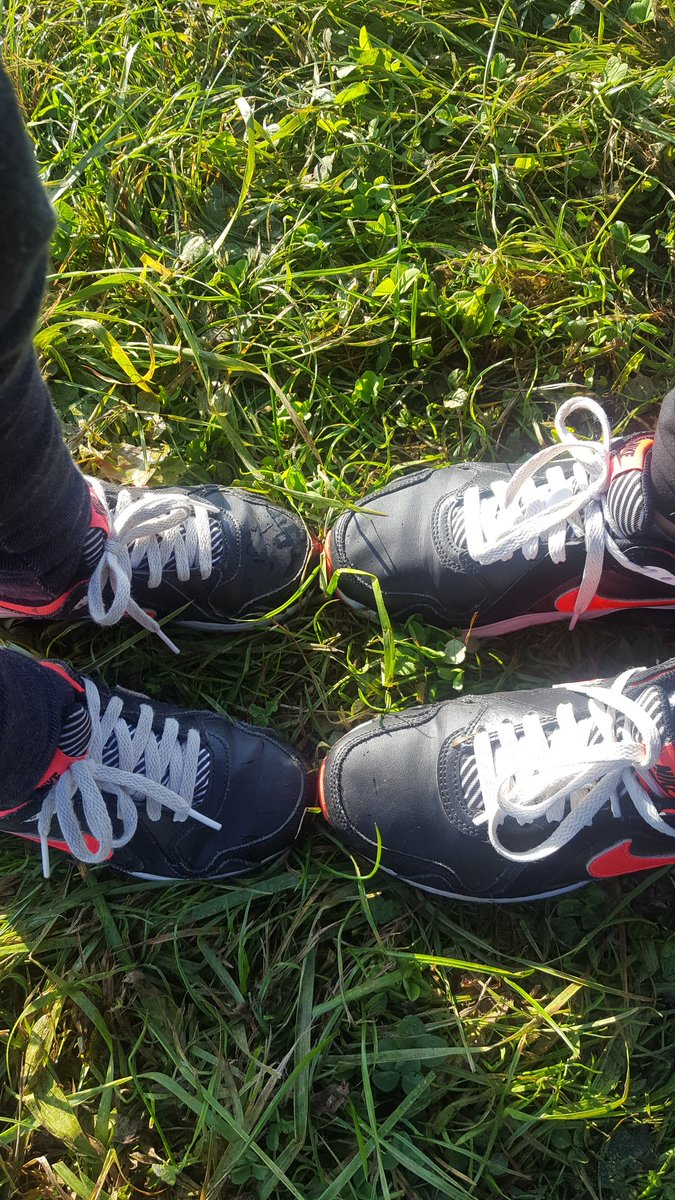 Dansitri's tweet photo. Matching trainers for two of our runners this morning...#bourntorun #nike #runners https://t.co/skWAdS7HjC