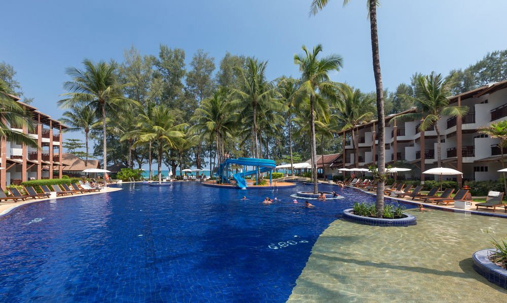 Destthailand's tweet photo. Sunwing Resort &amp; Spa Bangtao Beach #thailand #phuket
https://t.co/vql8DoW9Yu https://t.co/z1Ch7LiFsD