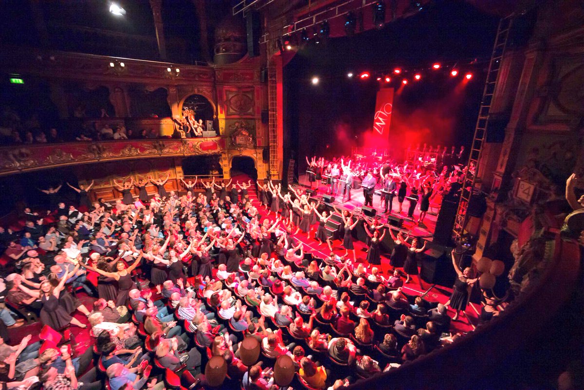 lmto_official's tweet photo. How lucky were we to have such a fantastic audience @HackneyEmpire last night?! Thank you!! ⭐️🙌🏻 #MackAtTheHack https://t.co/HMlSI4V4sX