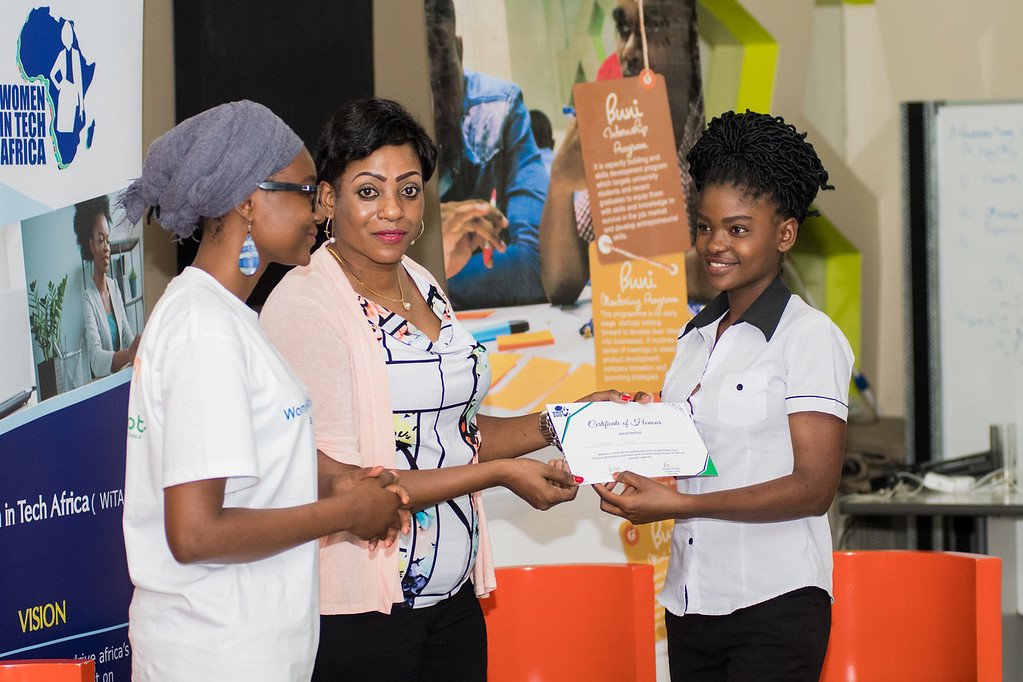 BuniDivaz's tweet photo. Certification to the volunteers and participants @womentech_tz @bunihub #WiTA2017 #GirlPower #TheFutureGeneration https://t.co/QUwbha371O