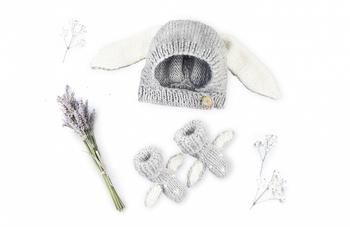 Rencontre avec Pépita, fondatrice de #WeAreKnitters à l'occasion de leur jolie collab avec <a href="/oeufnyc/">Oeuf</a> ☞ buff.ly/2f5uApK