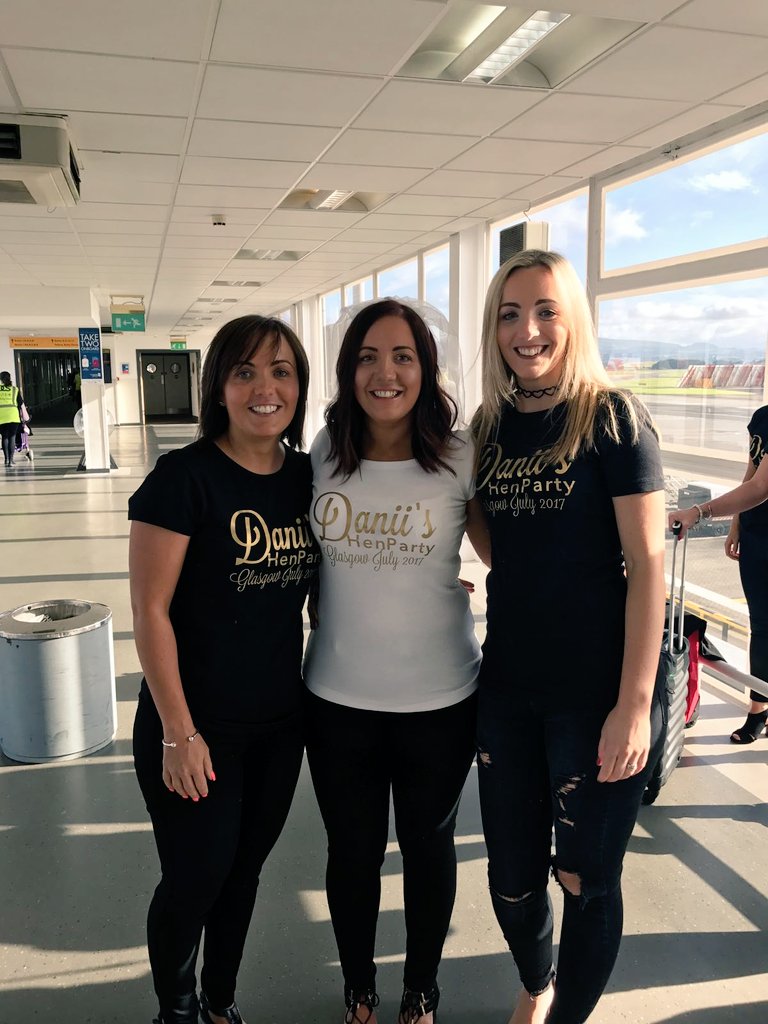 The ladies heading off to Glasgow for Danielle's Hen Party with Tees printed by Zala 

#henparty #Glasgow