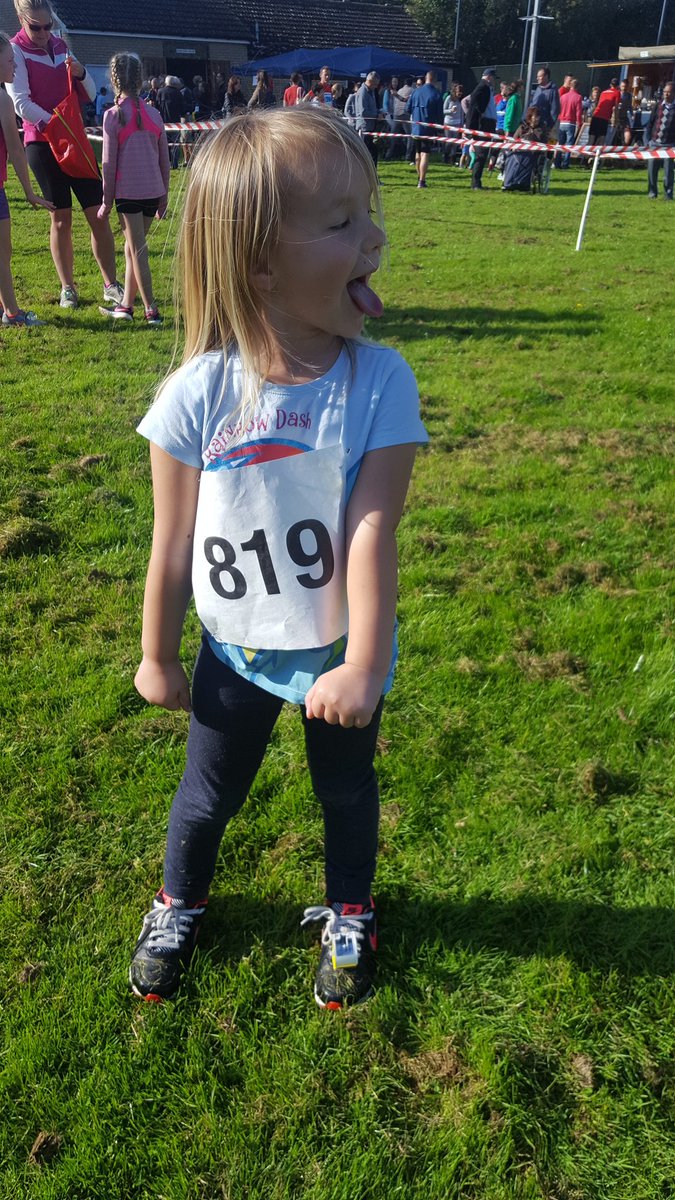 Dansitri's tweet photo. Someones excited to be doing their first 3km #3km #bourntorun #justfinish https://t.co/UsT11ajTQI
