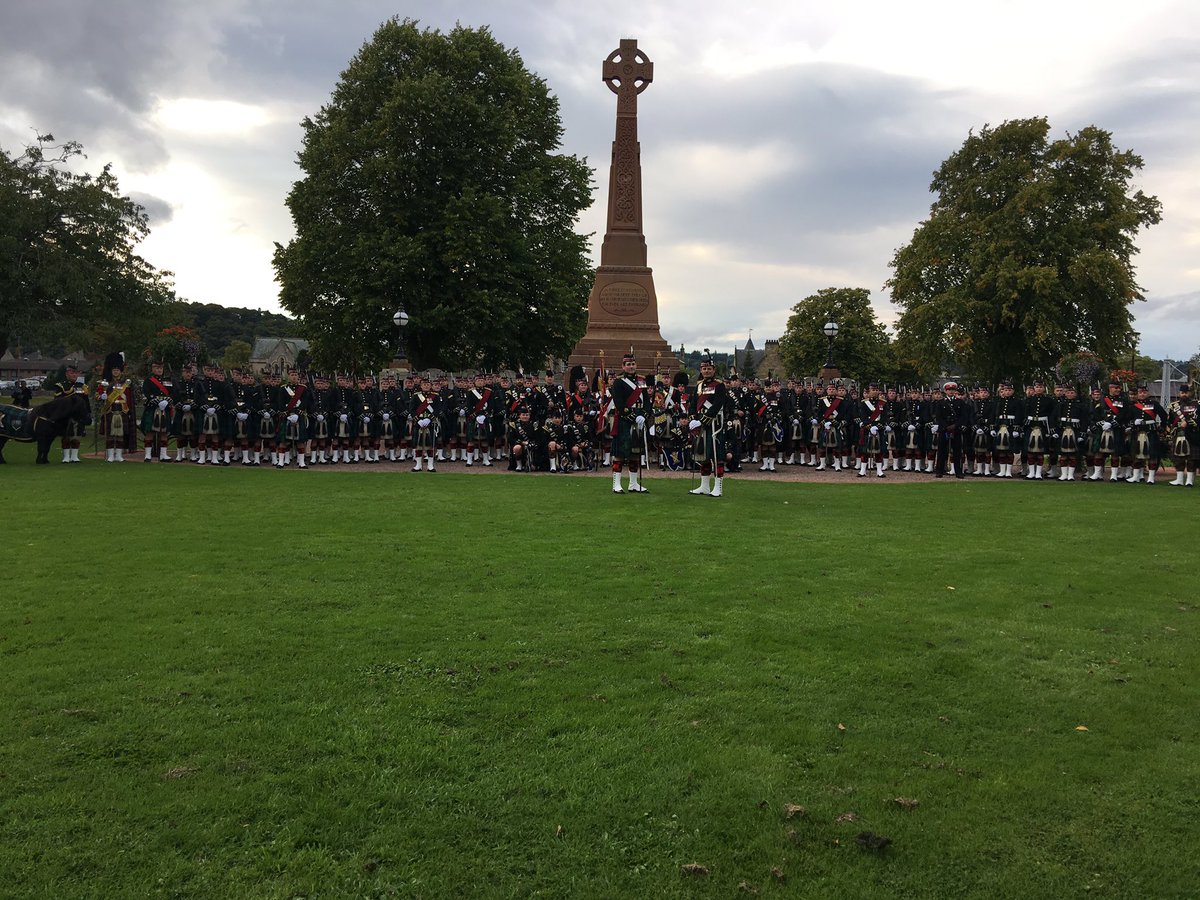 3SCOTS_CO's tweet photo. Fantastic parade by @4_scots in Inverness yesterday, finishing in front of the War Memorial. Great to see you all. @The_SCOTS @BritishArmy https://t.co/TxgUBvXSIW