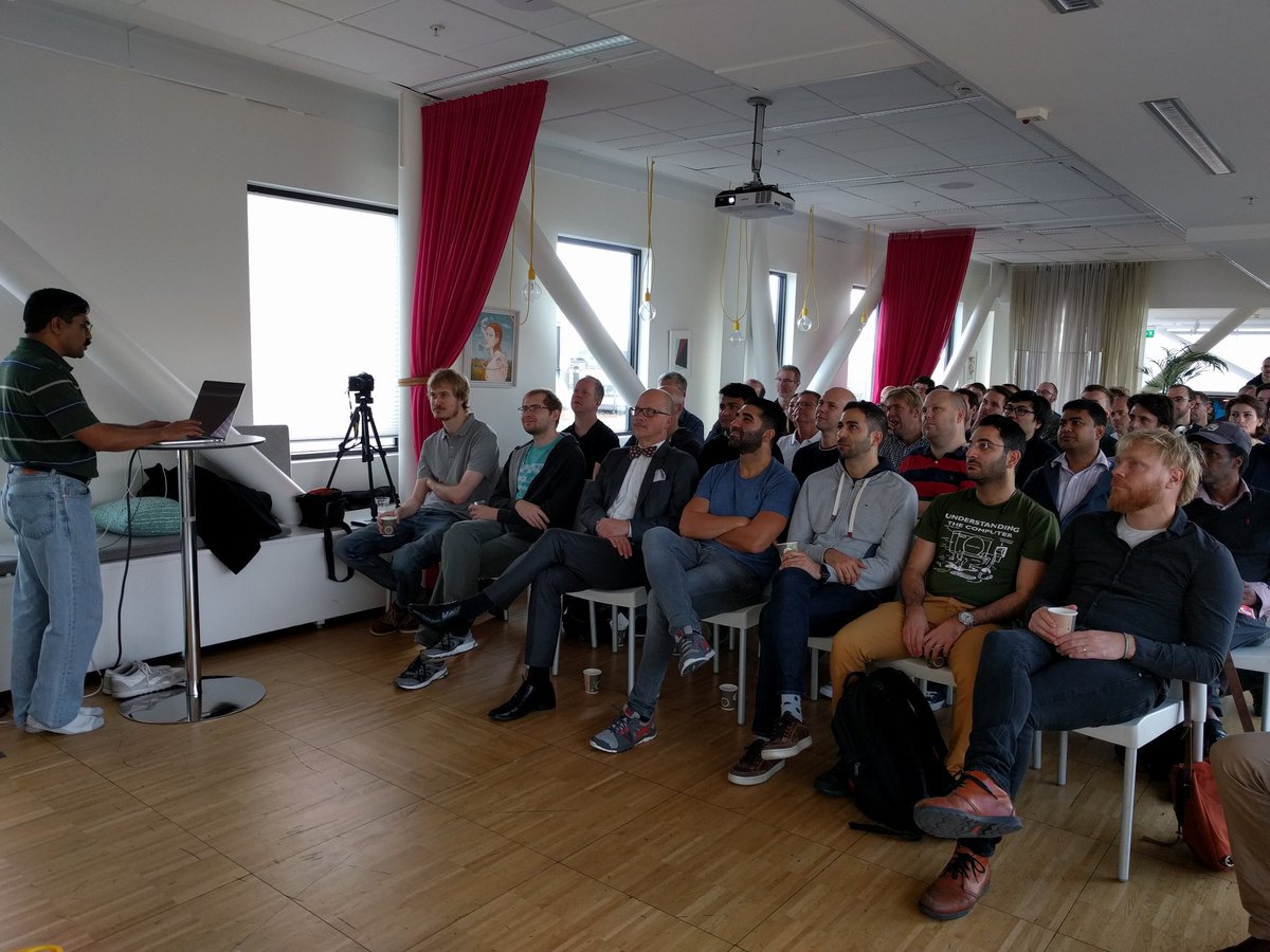 Jfokus's tweet image. What are developers do on a Sunday in Stockholm? Listening to @venkat_s at the local JUG #javaforum meetup.com/Jforum-Stockho…