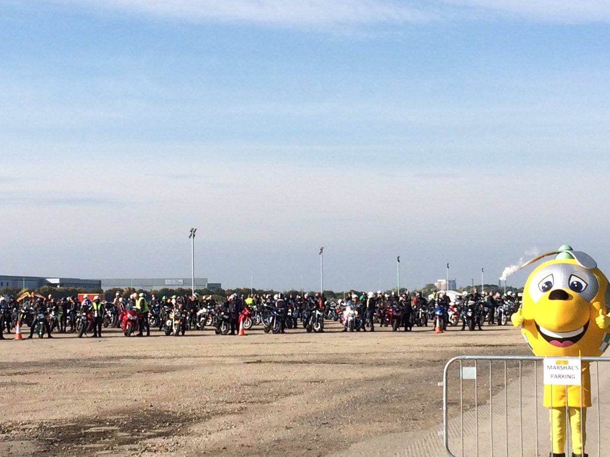 LNAACT's tweet image. What a fantastic blue sky today as we get ready for our #RTSL2017 @LincsSkies