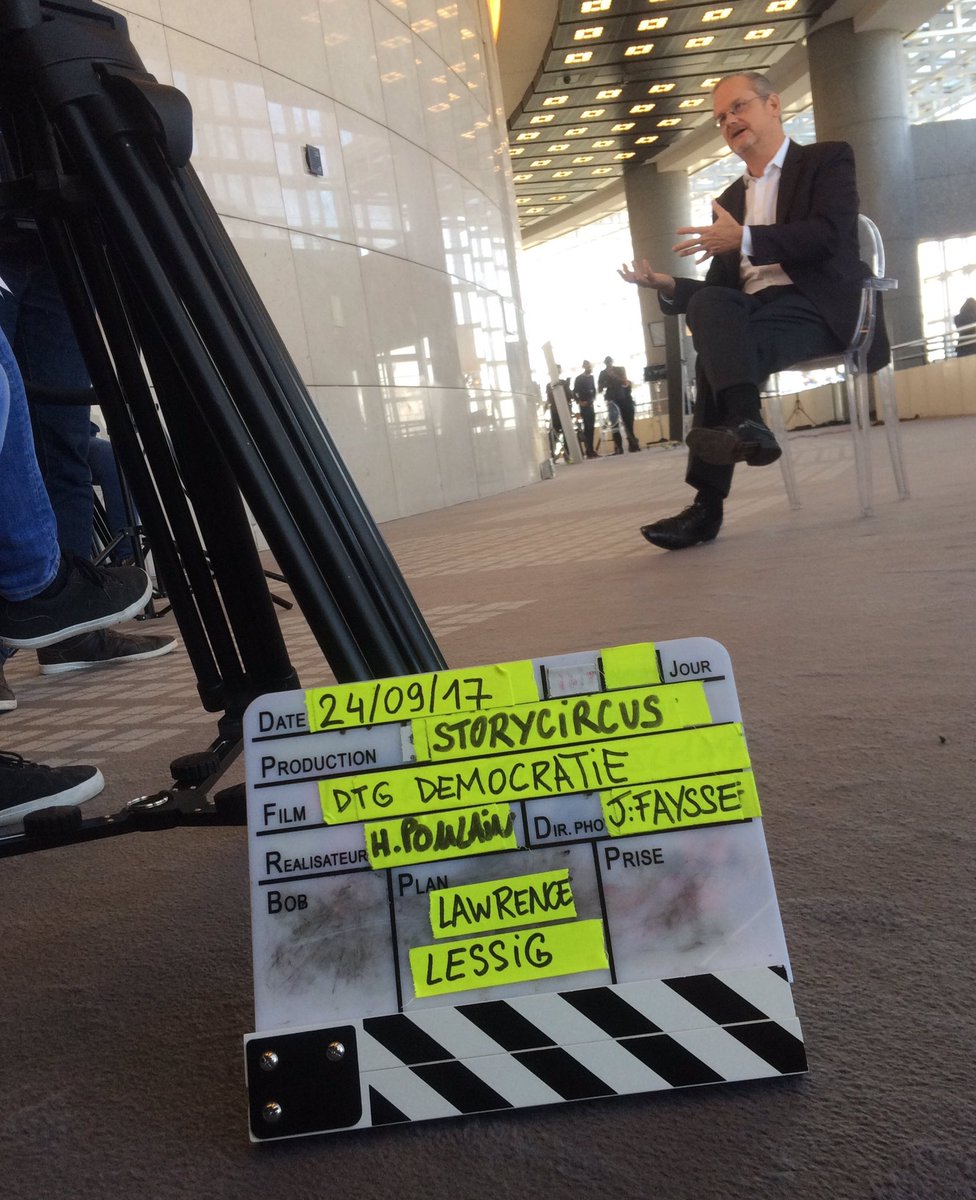 Data_Gueule's tweet image. &quot;If we can&apos;t see the same world, we can&apos;t see the same problems&quot; @lessig à @LeMondeFestival #interview2 #démocratie