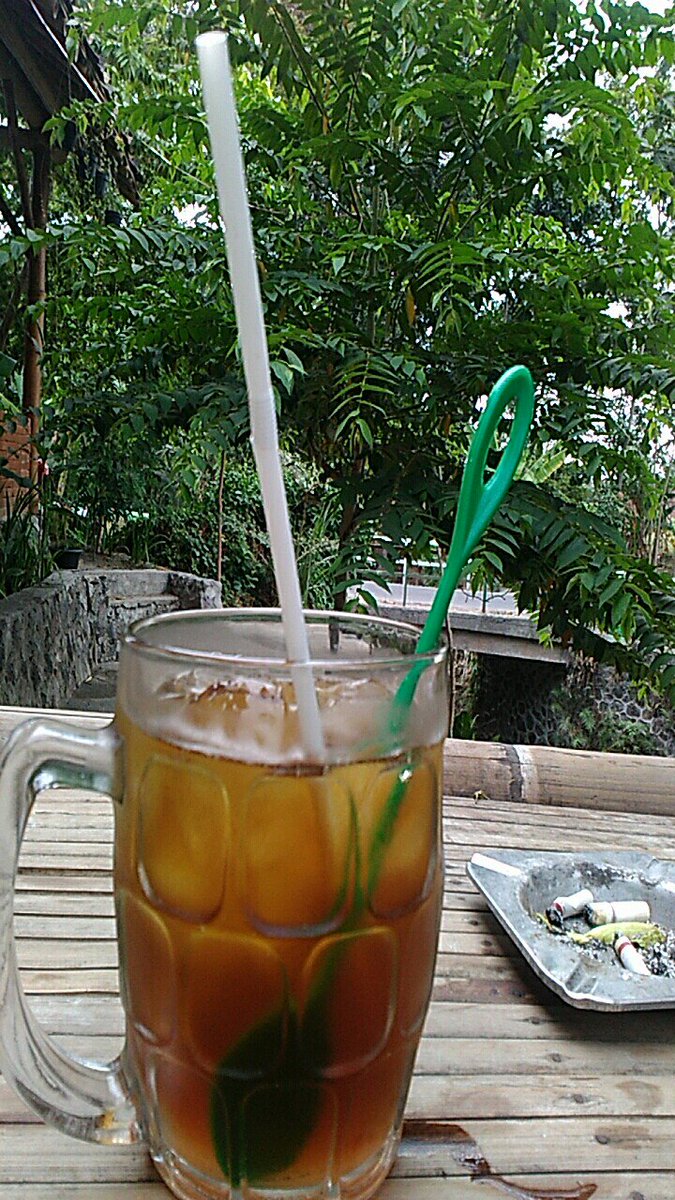 Cari hiburan dan cari obat laper...

#oemahlowo