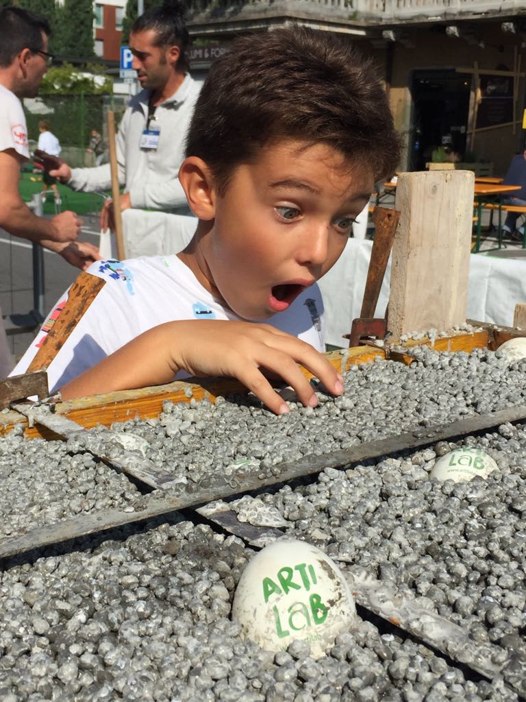 GiovArtiBg's tweet photo. #ArtiLabBg alla festa di #borgopalazzo https://t.co/zVQCH438bY