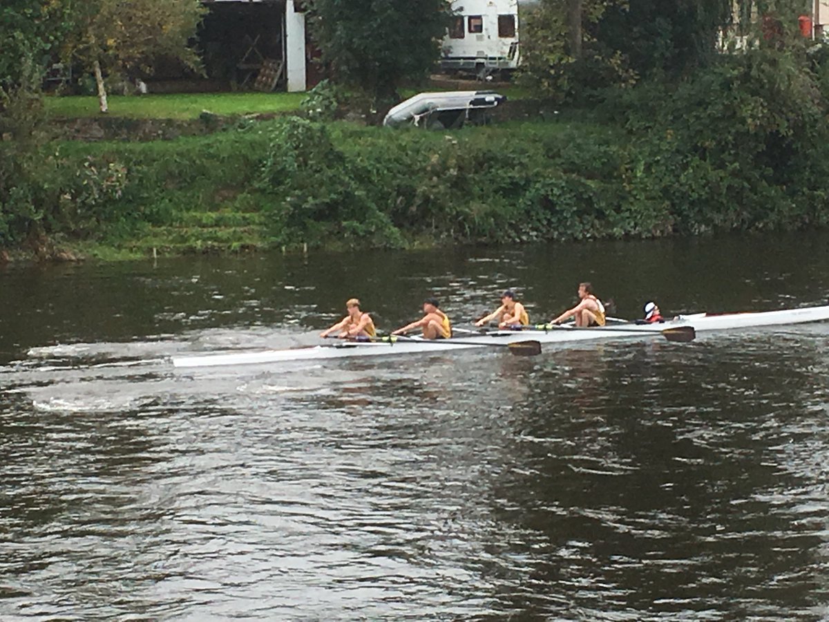 dtottem's tweet photo. Div 1 @MS_Rowing crews heading to the finish line @monmouthrc Autumn Head under overcast skies https://t.co/QJf8WQmE5g