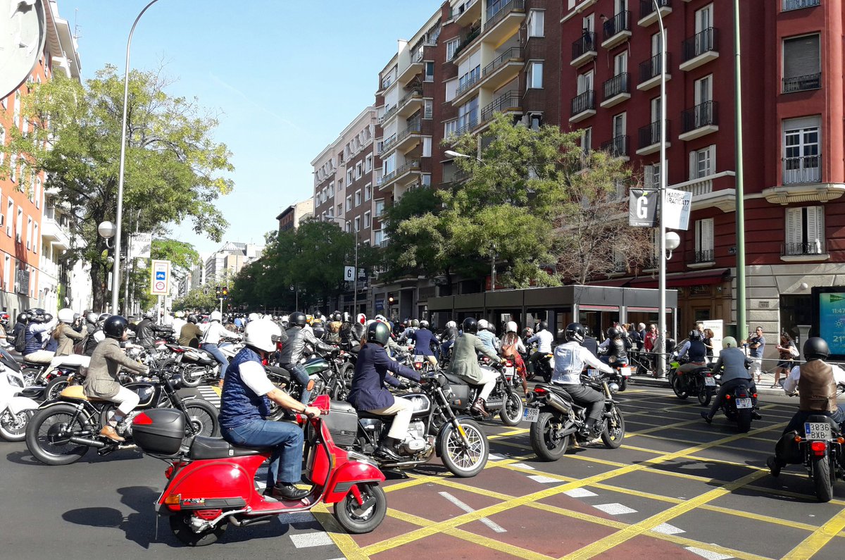 MarisaCastelo's tweet photo. The Distinguised Gentlemen Ride otro año más por #Chamberí recaudando fondos para la lucha contra el cáncer de próstata #dgr2017 #TheDGR https://t.co/0ux8mmNq07
