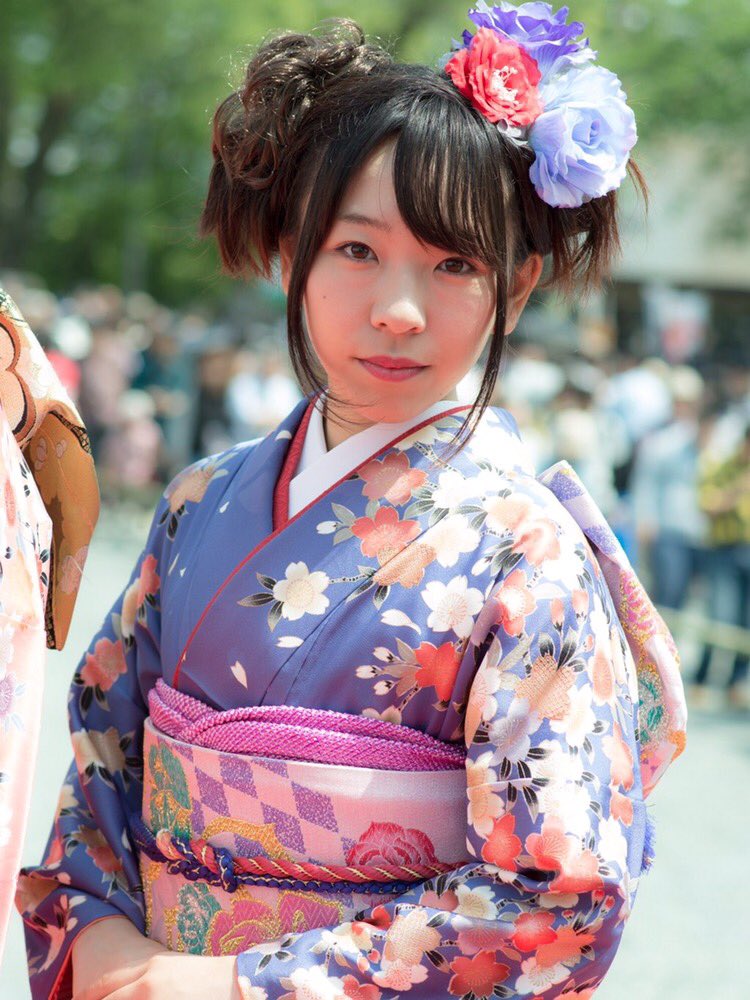 O Xrhsths ミハラユイ Sto Twitter 今日は成人式の前撮りしてきたよ O W O 髪型はあんみつ姫風にしてもらったのよ 小田原城改装式の時に振袖着たの思い出した T Co Gndiecn3yg Twitter