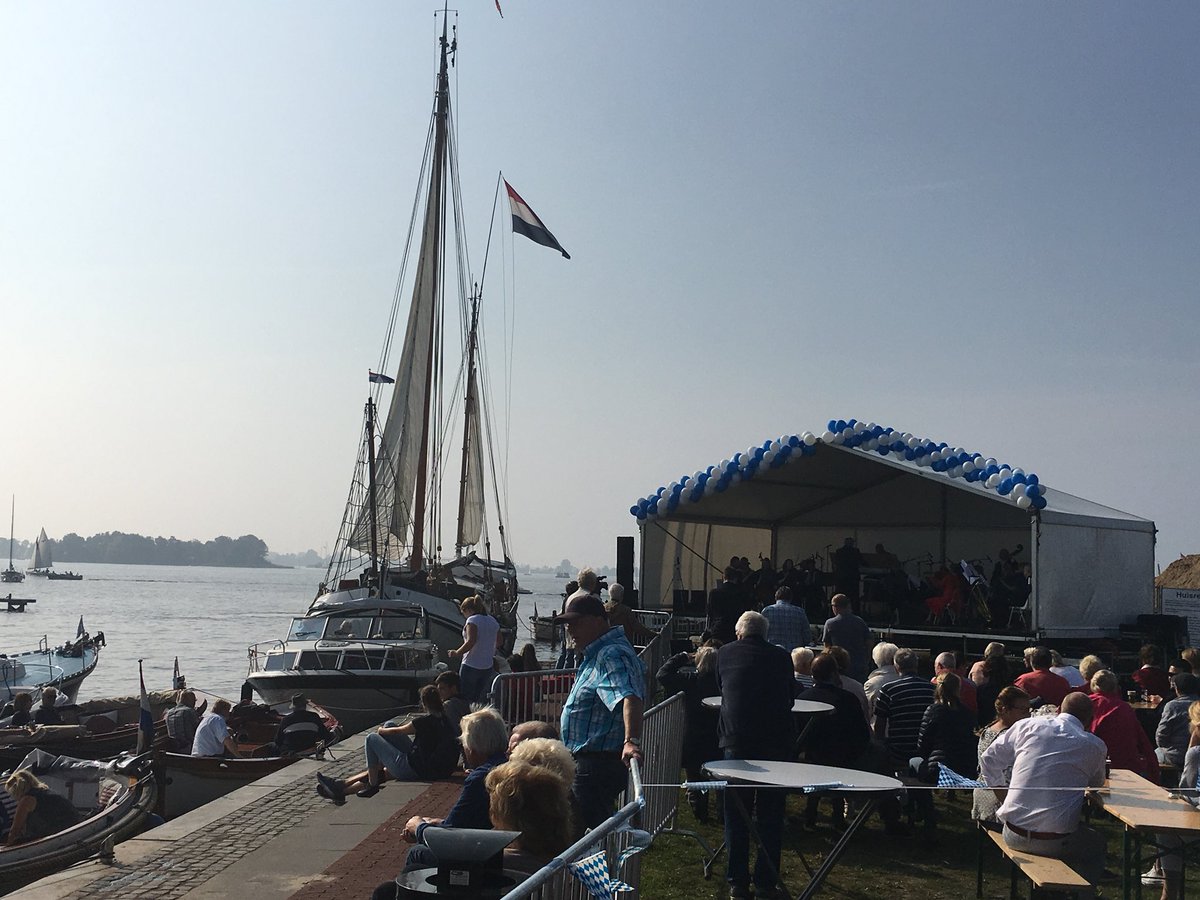 stichtingsloep's tweet photo. #havenconcert #Dijkfestival https://t.co/MIquHiTELl