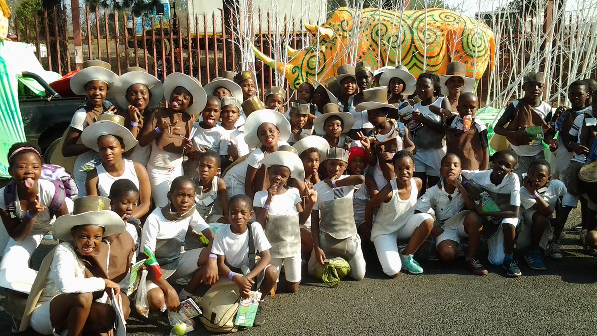 LuyoloPrimary's tweet photo. #LuyoloPrimary @GautengCarnival #gscc2017 https://t.co/B5lqJAOdzh
