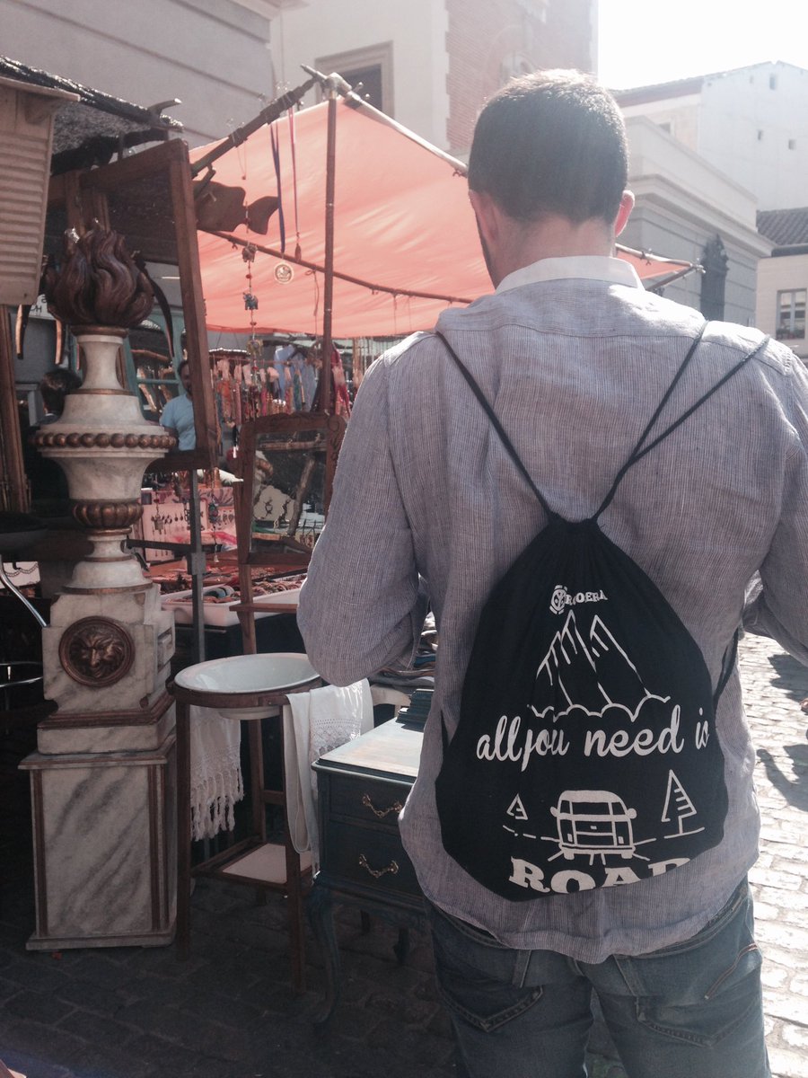 nosinmifurgo's tweet photo. Domingo en el Rastro de #madrid Confirmado: ésta es la ciudad en la nos apetece quedarnos una larga temporada #lifesoundsgood @furgosfera https://t.co/xRxydNxNN7