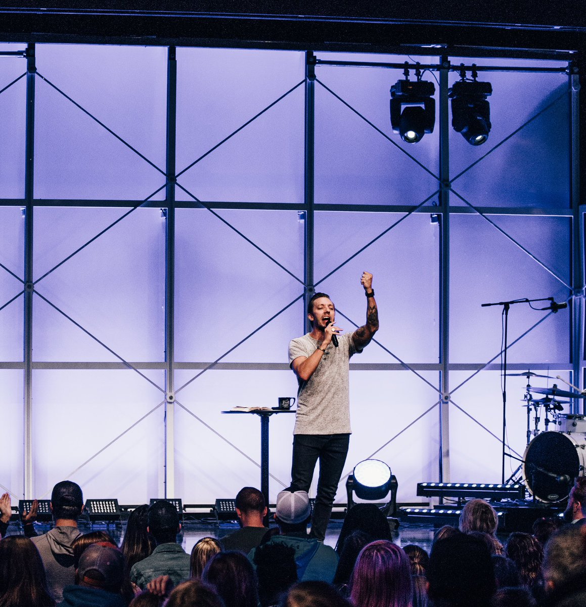 freshlife's tweet photo. "Comfort zones don't keep your life safe, they keep it small" Pastor @levilusko
#SomeAssemblyRequiredSeries #DoTheHardThings https://t.co/x3T1pT9wpz